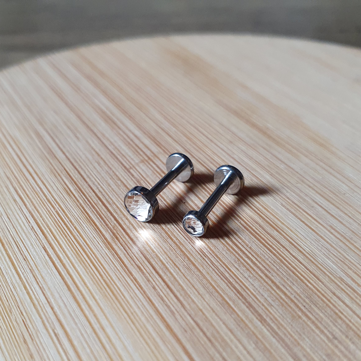 Titanium Labret Disctop